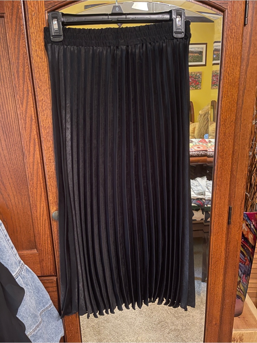 Max Studio Black Elastic-Waist Pleated Skirt